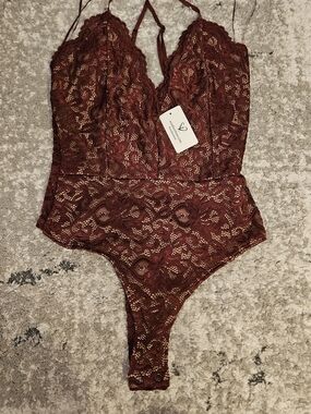 NWT Windsor Magenta Lace Plunge Bodysuit